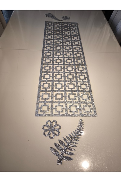 SEHARA Masa Runnerı/Gümüş ışıltılı/100x33cm/1 Adet/ Simli Suni Deri/2 Yaprak, 2 Çiçek Motifi Hediye