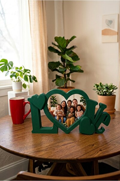 PLASTİK LOVE YAZILI KALPLİ ÇERÇEVELİK