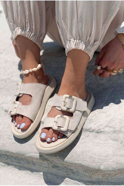 I Love Shoes شبشب نسائي من جلد الغزال باللون البيج من سورافي