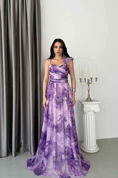 Serica Moda فستان سهرة طويل بتفاصيل مزخرفة على الكتف باللون الأرجواني