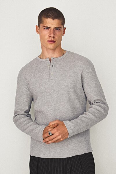 Bershka Slim fit uzun kollu düğmeli yaka tişört