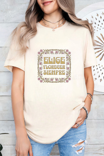 Sarah's Boutique Women's T-shirt – 100% cotton – Choose Bloom