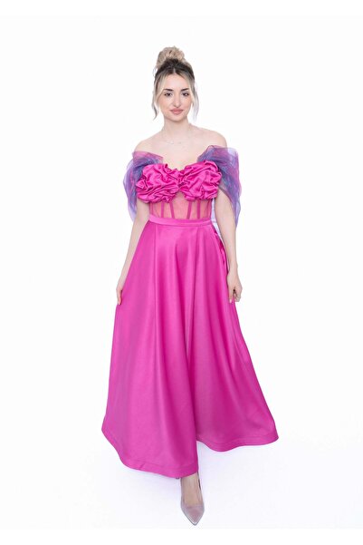 Lila Set de rochie accentuată fucsia: Corset, fustă lungă și voal