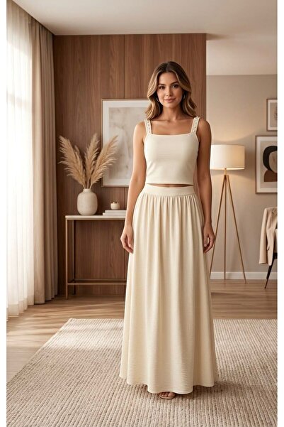 Zarif Crop Top ve Uzun Etek Kombini
