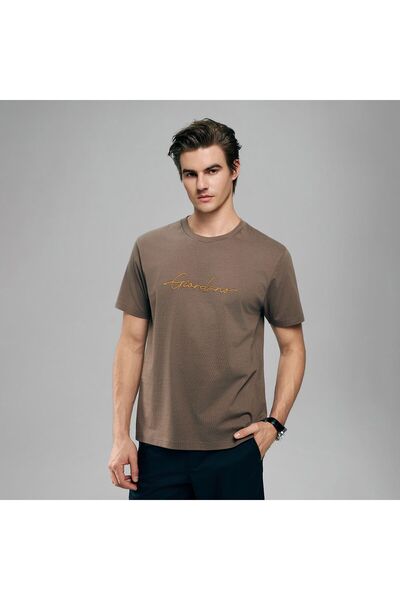 Giordano تي شيرت رجالي قصة ضيقة من القطن بطبعة مميزة
