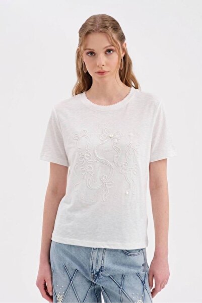 tw3 Women's T-Shirt with Bow Embroidery on the Front and Handmade Detailing