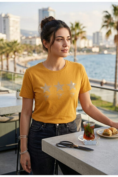 HNS COLLECTION Sarı Bisiklet Yaka Yıldız Desenli Süprem Kumaş Kısa Kollu Tişört
