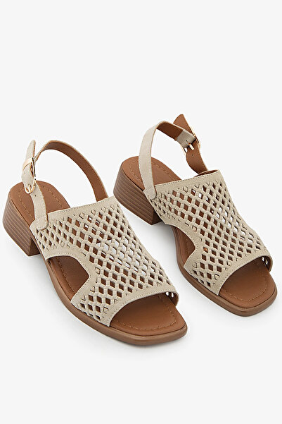 SAYL Beige Suede Genuine Leather Knitted Detailed Low Heeled Women's Sandals