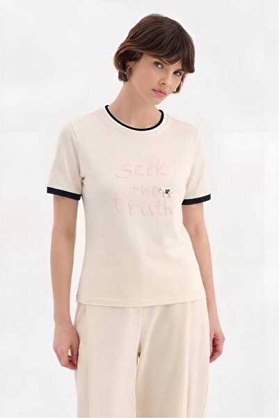 tw3 Women's 100% cotton short sleeve t-shirt with embroidery detail on the front