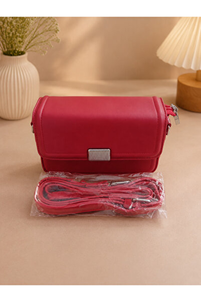 00 Small Size Utility Bag for Everyday Use with a Stylish Metal Clasp Front Flap