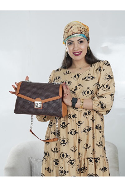 Finelook Textured Leather Handbag with Chain Strap & Lock Closure