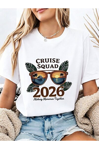 212Wear تي شيرت نسائي من CRUISE SQUAD 2026 مطبوع عليه حروف منقوشة على شكل منظ...