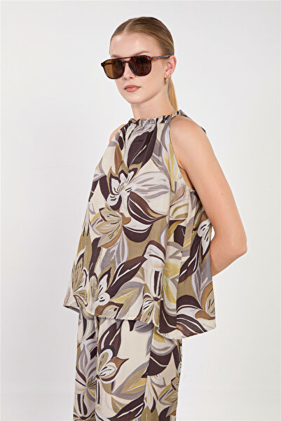 BARRELS AND OIL Women's Patterned Tie-Neck Sleeveless Blouse - Khaki
