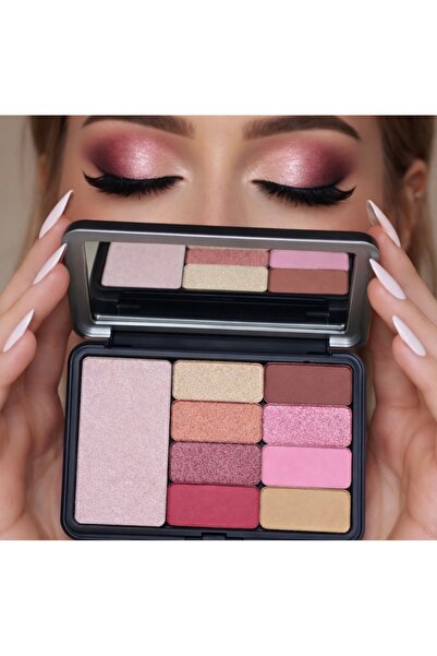 max elegance Multi-Gradient Eyeshadow Palette – a Mesmerizing Look That Enhan...