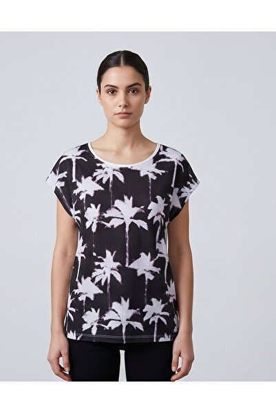 gökçesu Women's Relaxed Cut T-shirt