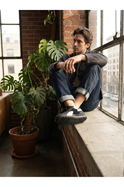 Finelook Men’s Sleek Contrast Low-Top Sneakers – Lightweight Black & White Ca...