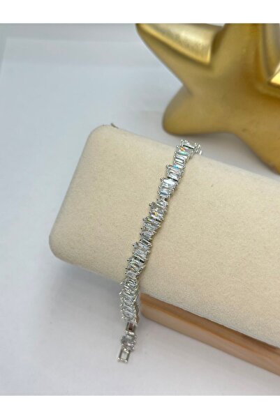 BYYEŞO Sequential Broken Baguette Stone Steel Bracelet
