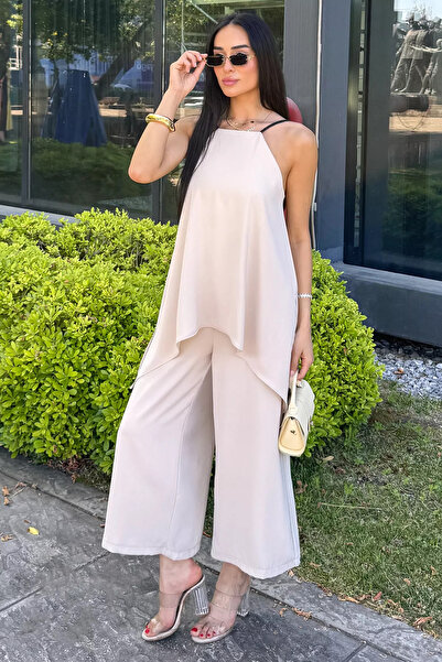 Aryena بذلة نسائية بيج بتصميم حزام محبوك