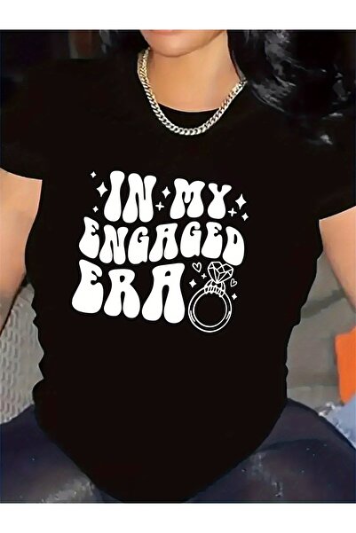 En22 تي شيرت بتصميم 'In My Engaged Era'، مثالي للتجمعات والمناسبات الاجتماعية...