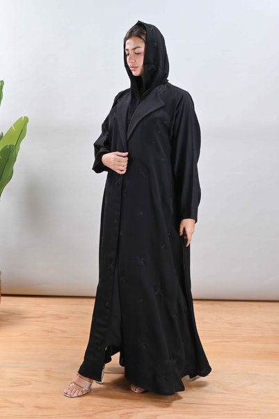 Lavin عباية كريب ناعم بتطريز منثور اسود