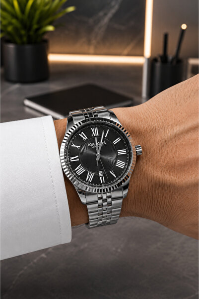 Tom Jones Men's Wristwatch Stylish Suitable for Daily Use 5 Atm Steel Strap