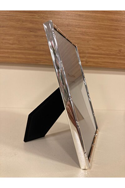 PLUS HOME RESİM ÇERÇEVESİ BAMBU MODEL METAL PİRİNÇ İNCE KENARLI RENK GÜMÜŞ KÜÇÜKBOY EBAT 13X18 CM
