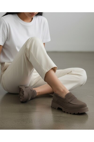 LUFER Women's Genuine Leather Lightweight (Extra Light Sole) Loafer