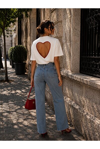 bunubanayolla Sırtı Kalp Nakış Dekolteli Ekru Tshirt