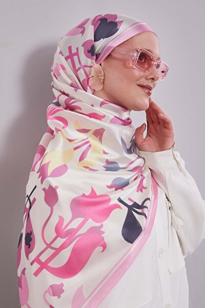 Levidor Pink Tulip Pattern Crystal Scarf