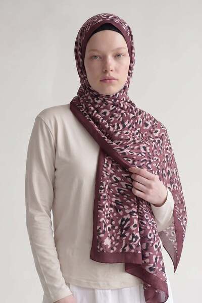 Levidor Lilac Leopard Textured Sport Shawl