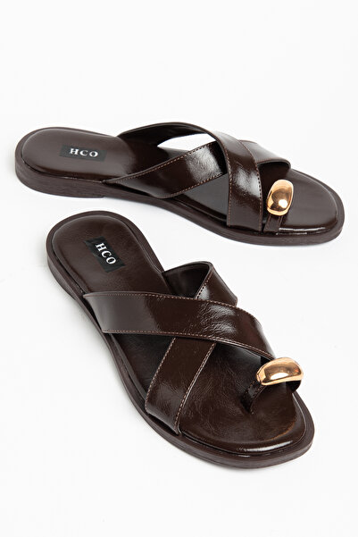 HCO SHOES شبشب مسطح مضاد للانزلاق مع تفاصيل مشبكية عند الأصابع