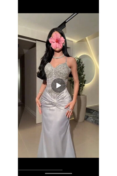 FASHION فستان سهرة فخم بتصميم كورسيه مطرز بالكريستال والخرز اللامع مع زمّة در...