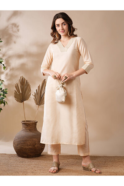 Globus By Styli Women Off White Silver Zari Embroidered Kurta and Pants Set