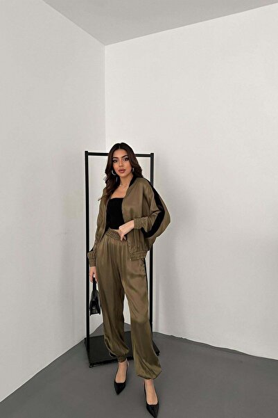 Moda Days طقم بدلة رياضية نسائية من الساتان النعناعي مع خطوط مخملية وياقة عال...