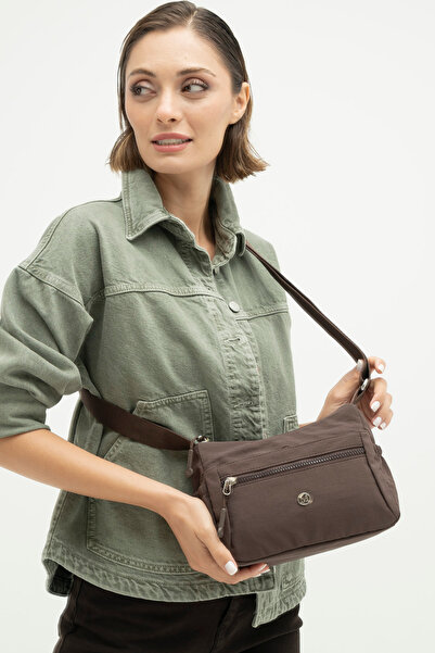 Matthew Cox Women's Shoulder Bag Brown Byn2531