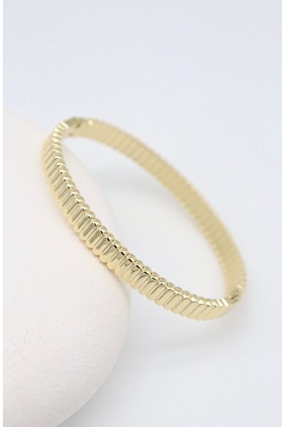 Bade Jewelry Vip Gold Çizgili Tasarım Kararmaz Çelik Şık Kelepçeli Bilezik