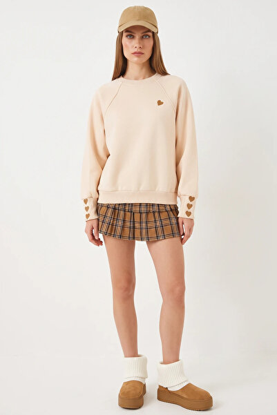 Generic Brand Women's Crew Neck Heart Embroidered Three-Thread Raised Beige S...