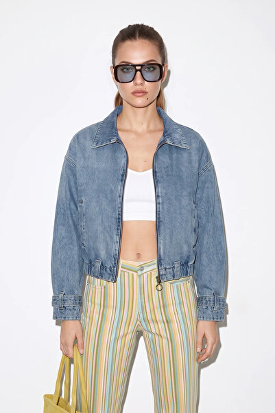 Generic Brand Women's Oversized Denim Ice Blue Jacket with Zipper Belt Detail