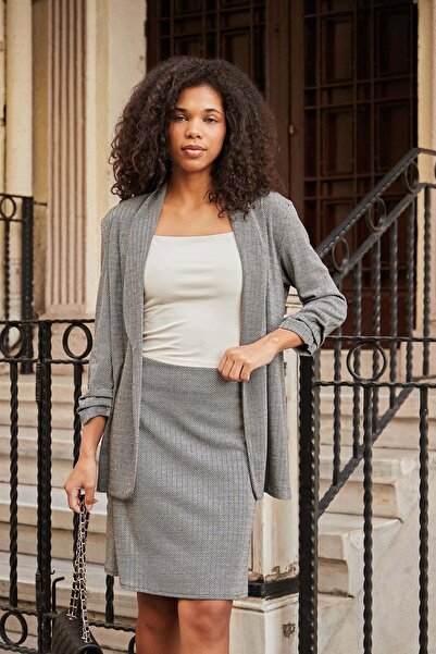 Jument Women's Jacquard Stretch Fabric Shawl Collar Capri Sleeve Stitched Bla...