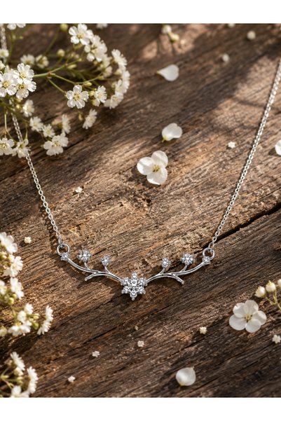 Rafal Florina Silver Chain for Women – Elegant Floral-Inspired Necklace with a Delicate and Modern Design