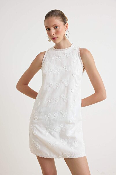 Trendyol Collection Rochie scurtă/mini din țesătură ecru cu broderie TWOSS26E...
