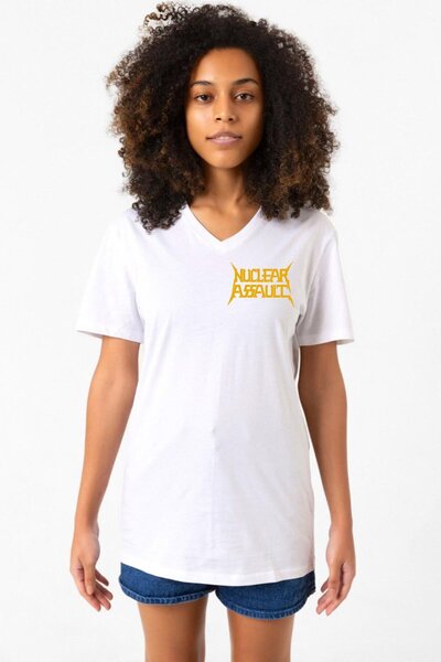 Tshirthane تيشيرت نسائي أبيض برقبة على شكل حرف V بشعار Nuclear Assault Lettern