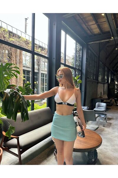 GAMZE ALPTEKİN Zra Model Mini Şort Etek Önden Etek Arkadan Şort Görünüm