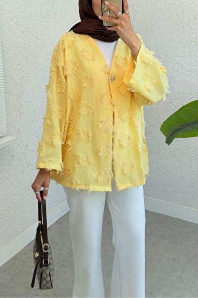 Modamorfo Single Button Tassel Detailed Slit Kimono - Yellow