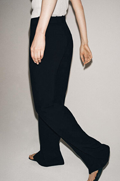 Açelya Okcu Premium Vento Mid Waist Wide Leg Woven Trousers