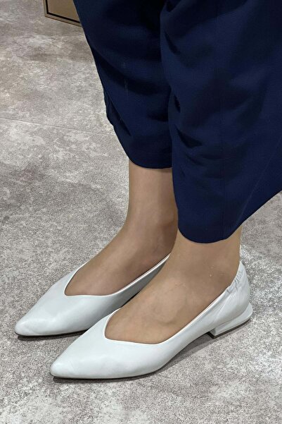 Majensia Balerini din piele naturală model V cu vârf în față