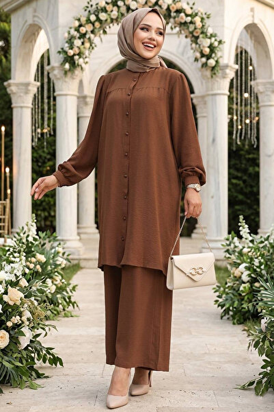 Neva Style طقم إسلامي بني اللون بأزرار مزدوجة 12172KH