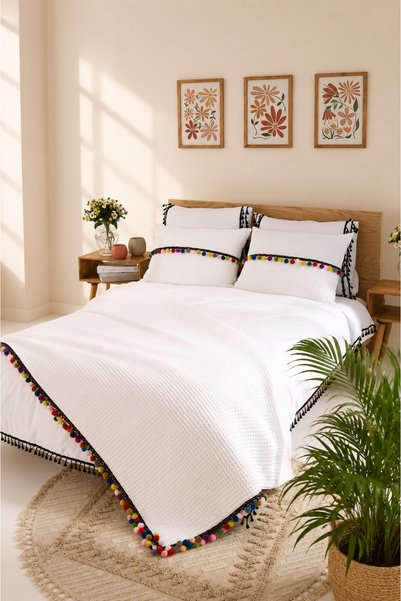 BEYAZ Colorful Detailed Custom Design 3-Piece Set: Pillowcase Duvet Cover and Cushion Cover