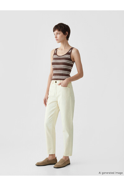 LC Waikiki بنطلون جينز نسائي من NEVAVM Farkılık Mom Fit