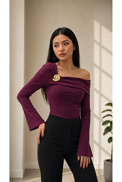 Moda Lounge Brooch Detailed Spanish Sleeve Madonna Collar Blouse